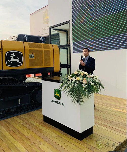 聚焦進博會:約翰迪爾舉辦零件采購協議簽約儀式