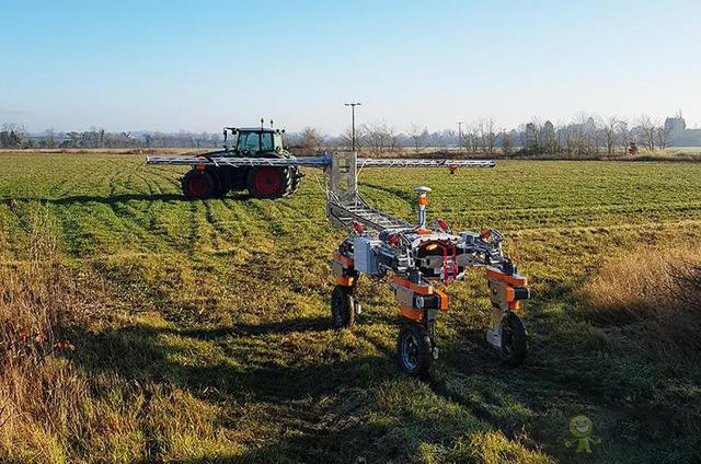 SRC新推出的Farming-as-a-Service農(nóng)業(yè)產(chǎn)品包涵（監(jiān)測，施肥，播種）