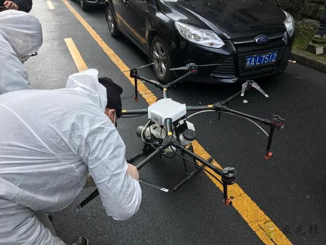 無人機戰(zhàn)&ldquo;疫&rdquo;：莊稼衛(wèi)士變身防疫消殺能手