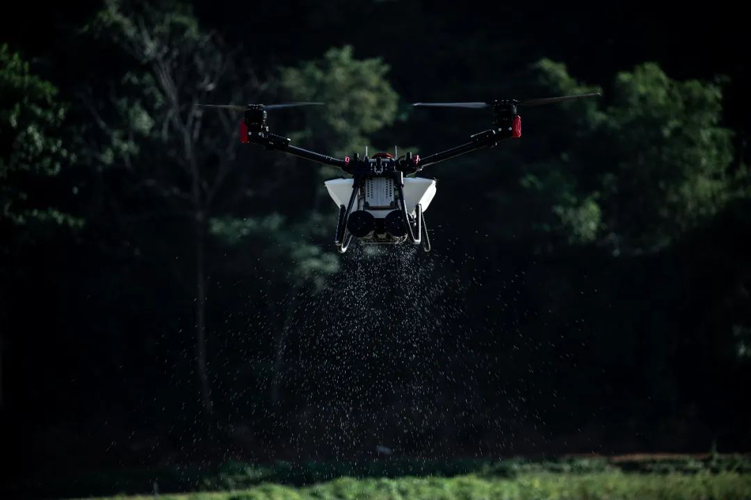 極飛睿播 2.0 如何兼顧播撒的精準和高效?