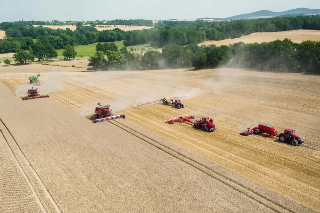 美國(guó)10月拖拉機(jī)銷量繼續(xù)下滑,聯(lián)合收獲機(jī)呈現(xiàn)兩位數(shù)增長(zhǎng) 美國(guó)10月拖拉機(jī)銷量繼續(xù)下滑,聯(lián)合收獲機(jī)呈現(xiàn)兩位數(shù)增長(zhǎng)