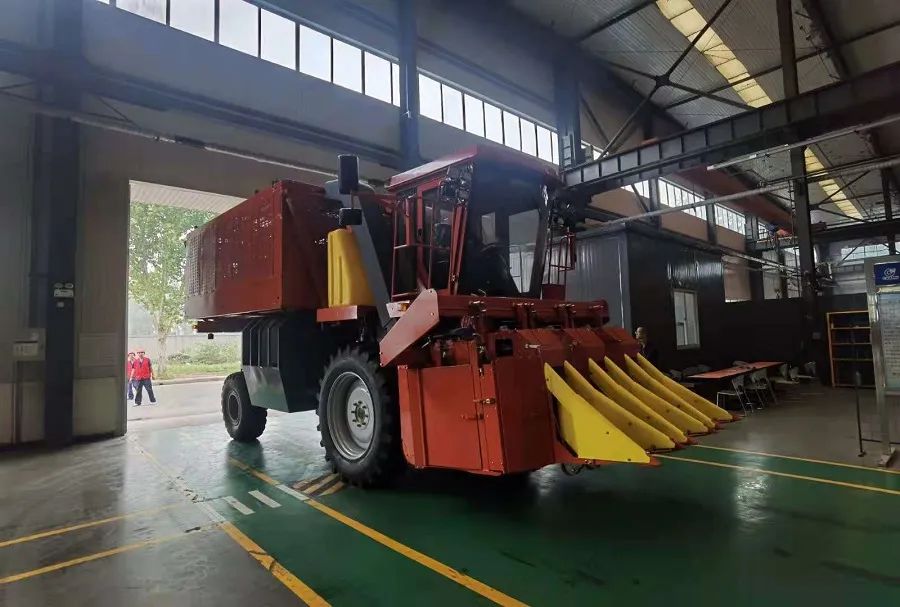 農(nóng)機(jī)為現(xiàn)代農(nóng)業(yè)插上翅膀，助力農(nóng)業(yè)騰飛